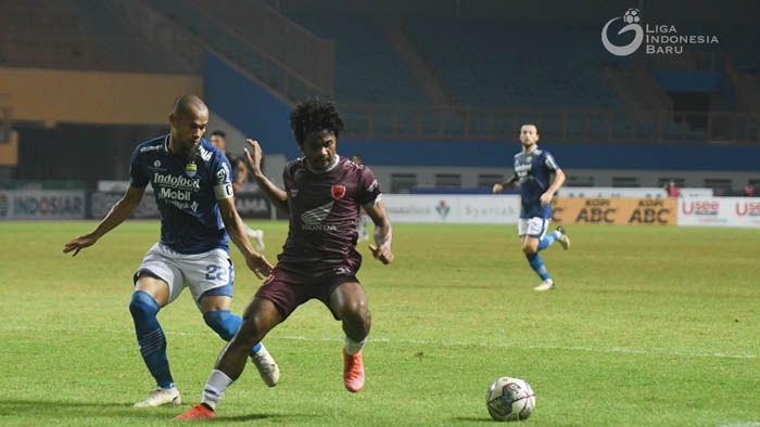 Robert Alberts Respons Keluhan Pelatih PSM Soal Jadwal dan 'Keuntungan' Persib